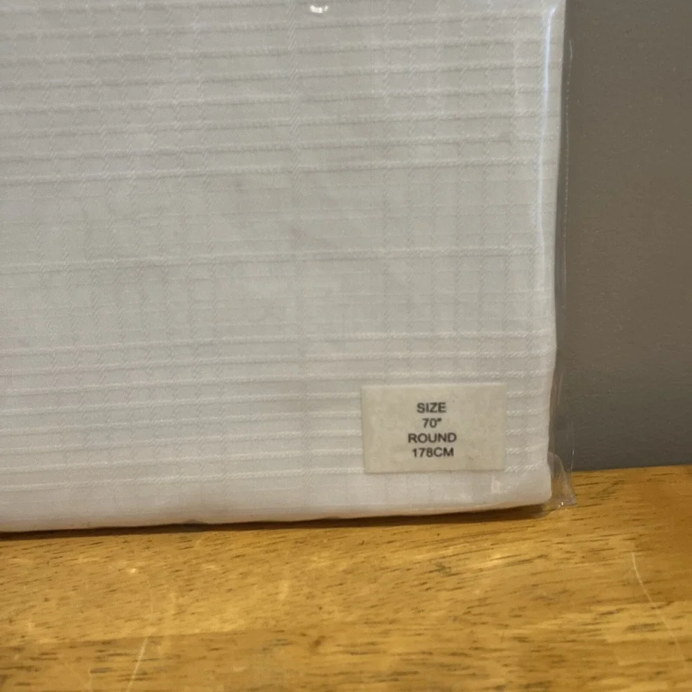 Living Quarters Fabric Tablecloth Lifestyles Size 70